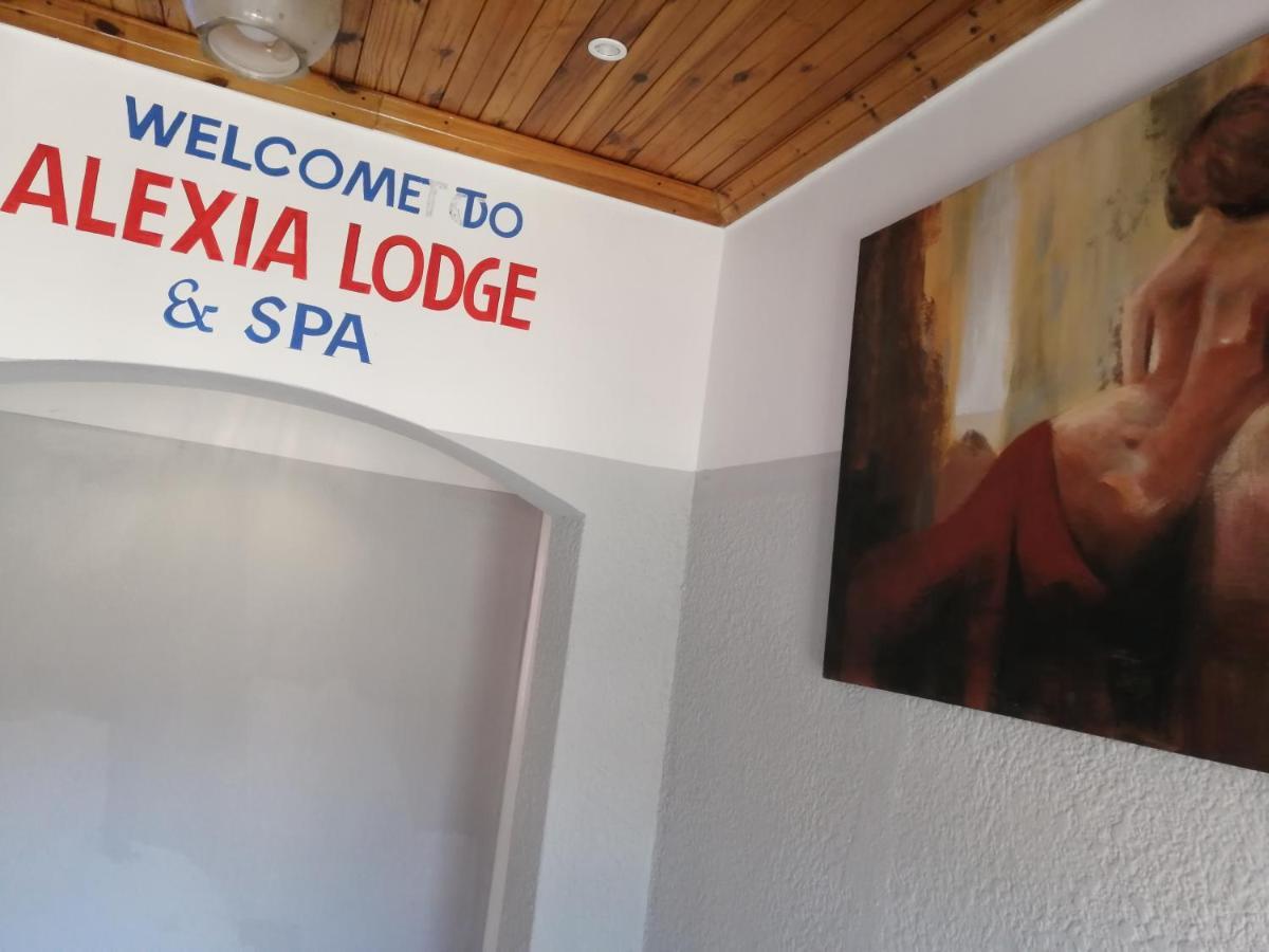 Lodge Alexia &