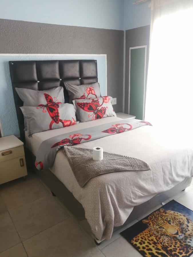 Alexia & Lodge Cape Town